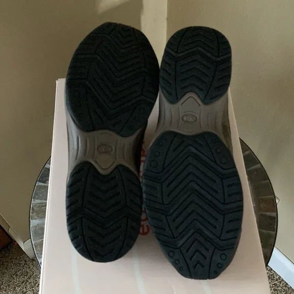 Easy Spirit Dark Green TravelTime Slip-Ons - Picture 5 of 8